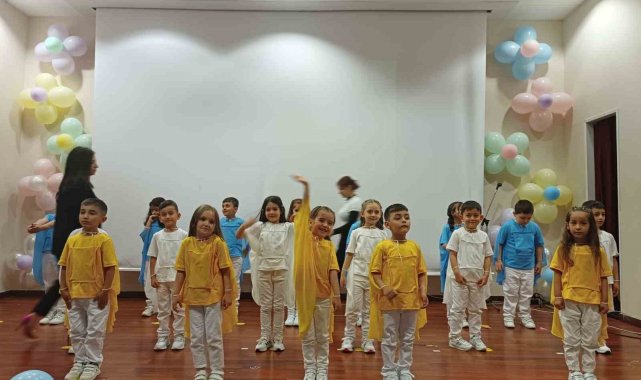 Miniklerden yılsonu gösterisi