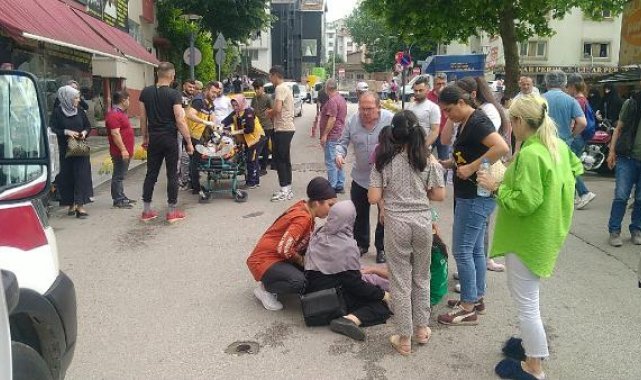 Motosiklet çocuğa çarptı: 2 yaralı