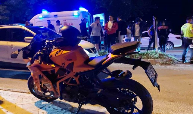 Motosiklet ile otomobil çarpıştı: 1 yaralı