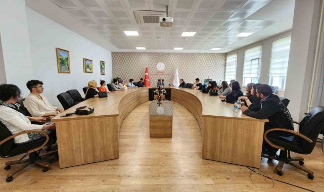 Müdür Başyiğit, psikososyal müdahale programına katkı veren öğretmenlerle bir araya geldi