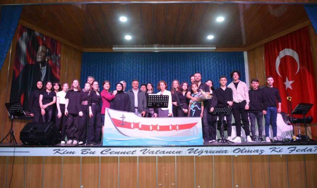 Ordu'da lise öğrencilerinden Karadeniz konseri
