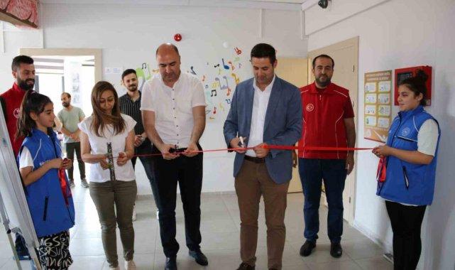 Ortaklar Genç Ofis'te yıl sonu resim sergisi ve gösteriler düzenlendi