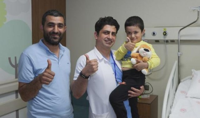 Örümcek Adam'a özenip 5'inci kattan atladı, burnu bile kanamadı
