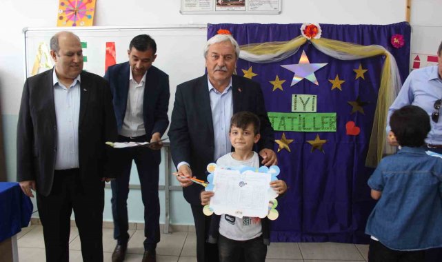 Osmaneli'nde öğrencilerin karne heyecanı