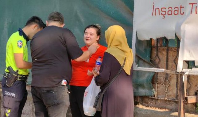 Otomobilin motosiklete çarptığı kazada baba-oğul yaralandı; kadın sürücü gözyaşlarını tutamadı