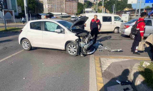Otomobiller çarpıştı, 1 yaralı