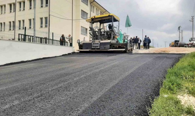 Pazaryeri'nde sıcak asfalt dökümü için çalışmalara başlanıldı