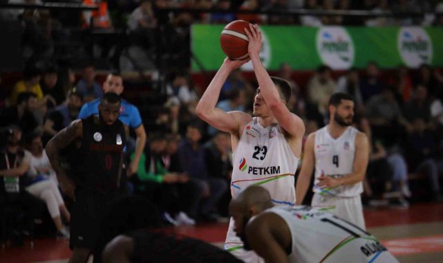 Peyton Aldridge, bir sezon daha Petkimspor'da