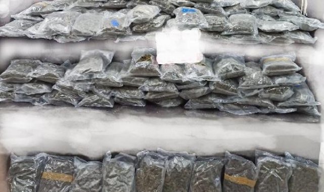 Polisin uygulamasından kaçan taksi şoförü uyuşturucuyla yakalandı