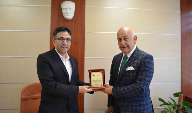 Prof. Dr. Coşkun Bayrak düzenlenen törenle emekli oldu