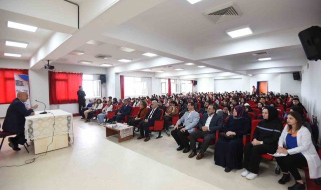 Rektör Sözbir "Geleceğin mesleklerine odaklanın"