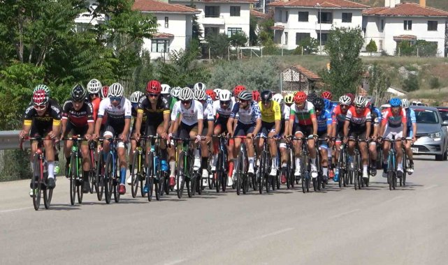 Road Race Kırıkkale 2.2 UCI Uluslararası Bisiklet Yarışları'nın ikinci gün etabı başladı