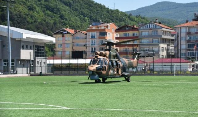 Sağanak sonrası elektriği kesilen köylere askeri helikopterle jeneratör ulaştırıldı