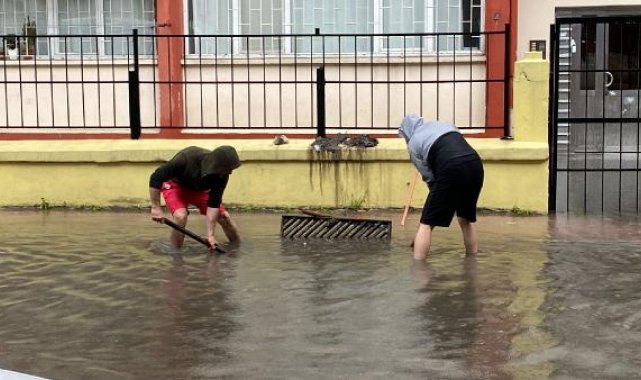 Samsun'da cadde ve sokaklar göle döndü; Ladik ilçesinde eğitime ara verildi