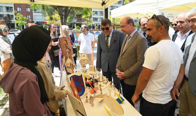 Sanat Tasarım Atölyesi yıl sonu sergisi ile dönemi kapattı