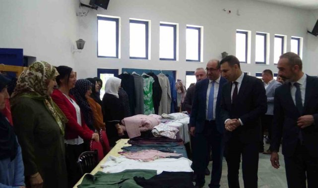Sandıklı Halk Eğitim Merkezi yıl sonu sergisi açtı