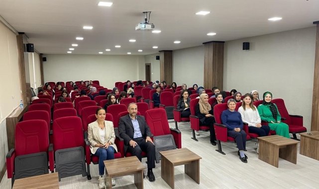 SCÜ'de ebelikte kariyer planlaması anlatıldı