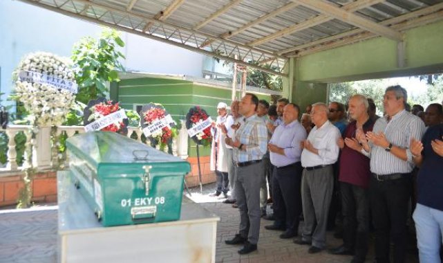 Seken taş yüzünden hayatını kaybeden pilot, Adana'da son yolculuğuna uğurlandı