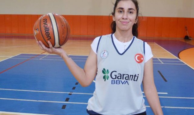 Serebral palsi hastası Begüm'ün hayatı basketbolla değişti
