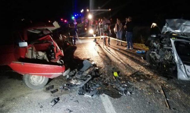 Şereflikoçhisar'da iki otomobil kafa kafaya çarpıştı: 3 ölü, 1 yaralı