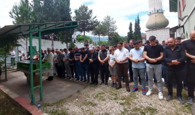 Serinlemek için girdiği gölette boğulan Sefa Can, toprağa verildi
