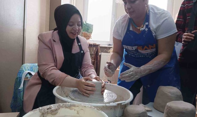 Seyitgazi Halk Eğitim Merkezinin yılsonu sergisi açıldı