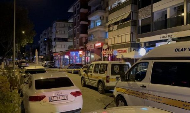 Silahlı kavgaya müdahale eden polis memuru bacağından vuruldu