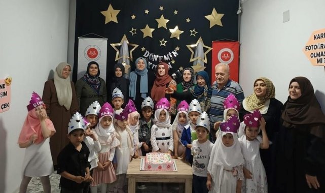 Simav'da 4-6 Yaş Kur'an Kursu öğrencilerinin karne heyecanı