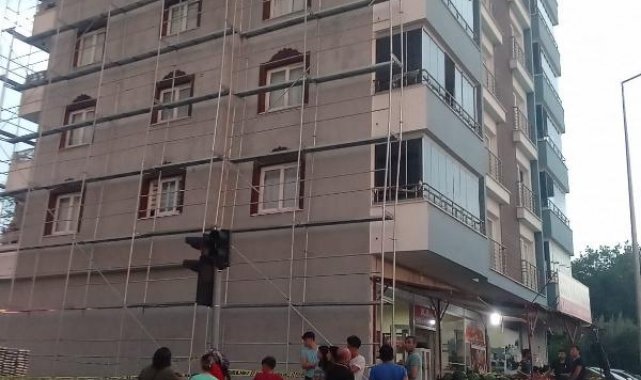 Sıva yaparken 5'inci kattaki iskeleden düşen işçi öldü