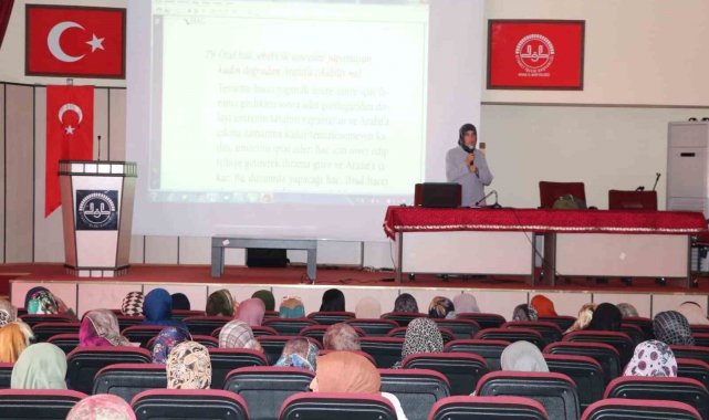 Sivas'ta hacı adaylarına seminer verildi