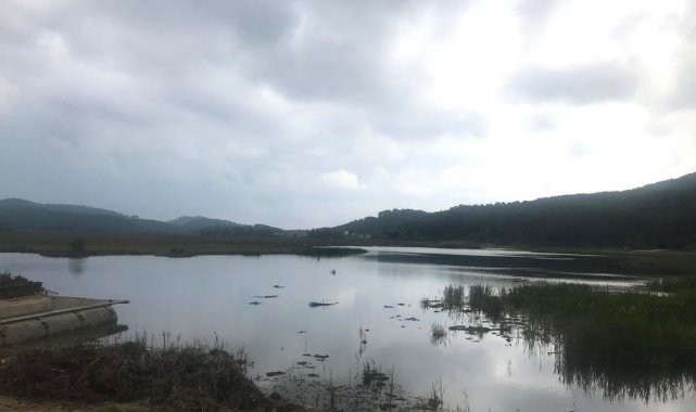 Süleymanlı Yayla Gölü'nü temizleme çalışması sonuç veriyor