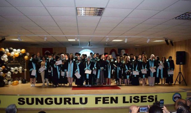 Sungurlu fen lisesinde mezuniyet sevinci