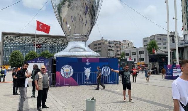 Taksim Meydanı'na dev şampiyonlar ligi kupası