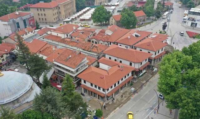 Tarihi Üzüm Pazarında 53 dükkanın restorasyonu tamamlandı
