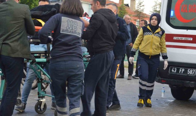 Tavşanlı'da otomobil ile motosiklet çarpıştı: 1 yaralı