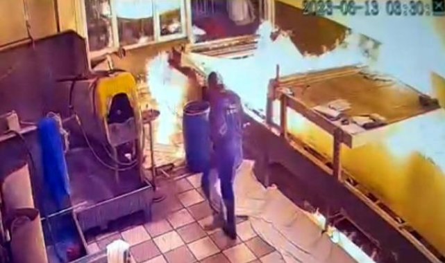 Tekstil fabrikasında baskı makinesi alev aldı; 3 yaralı