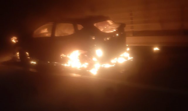 Tünelde korkutan yangın, otomobil kül oldu