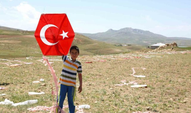 Tuşba Belediyesinden yaz tatili öncesi uçurtma şenliği