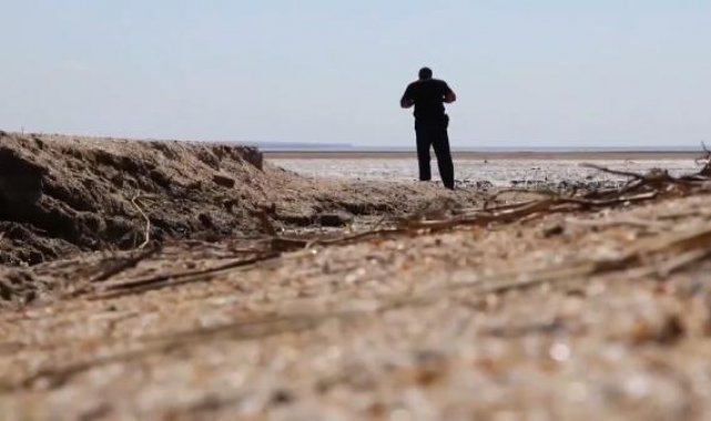 Ukrayna'da sel suları çekildi, geniş bataklıklar ortaya çıktı