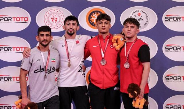 Uluslararası Yaşar Doğu, Vehbi Emre ve Hamit Kaplan Turnuvası'nda İkinci Gün Tamamlandı