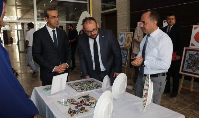 Üniversite öğrencileri eserlerini sergiledi