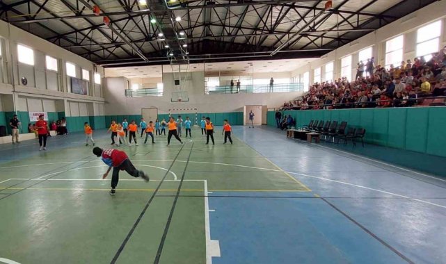 Unutulan çocuk oyunları Kırşehir'de yeniden hayat buluyor