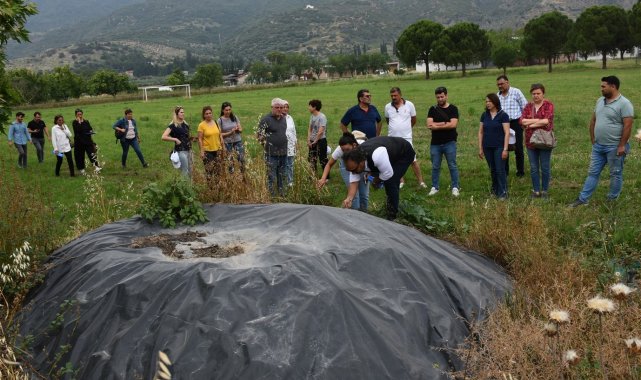 Üreticilere uygulamalı organik kompost yapımı eğitimi verildi