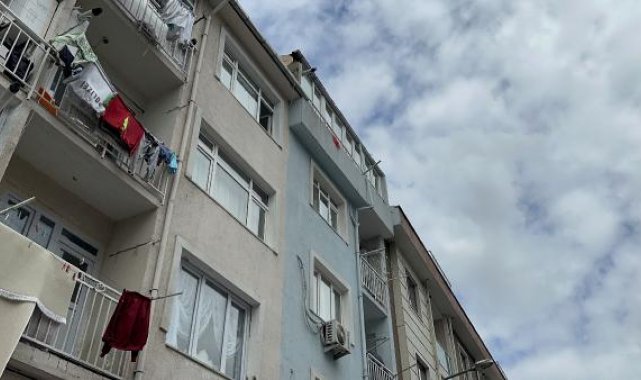 Üsküdar'da pencereden kavgayı izlerken kalbinden vuruldu