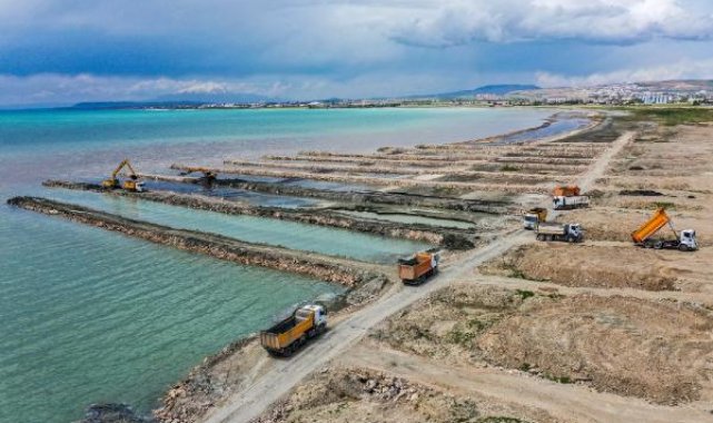 Van Gölü'nden 1 milyon metreküp dip çamuru çıkarıldı