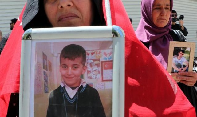 Van'da ailelerin evlat nöbeti bu hafta da sürdü