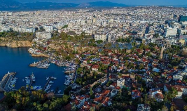 Yabancılar konut yatırımını en çok Antalya'ya yaptı