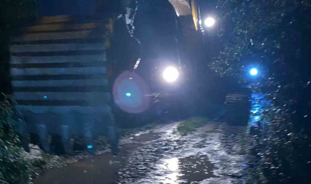 Yağmurdan etkilenen bölgelerde çalışmalar sürüyor