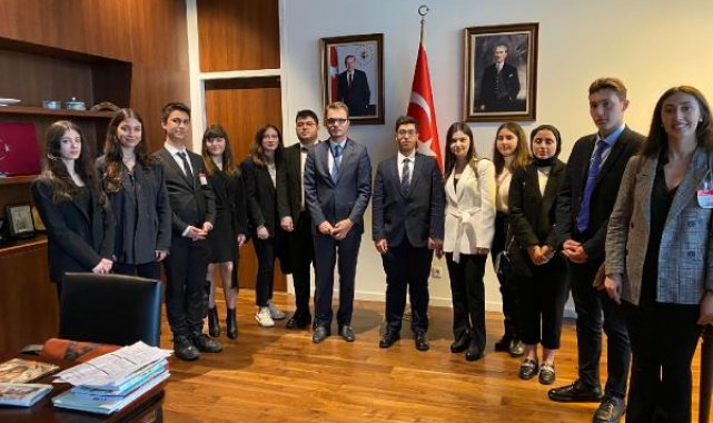 Yeditepe Üniversitesi öğrencilerinden Avrupa'ya diplomasi ziyareti