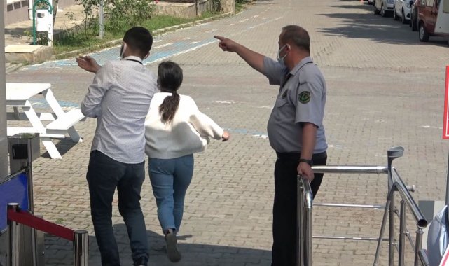 Yine bildik görüntüler yine sınava yetişemeyip dışarıda kaldılar